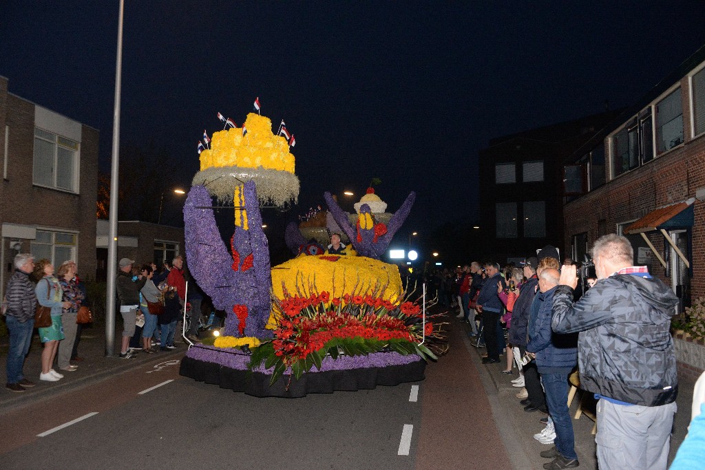 ../Images/Verlicht bloemencorso 2018 004.jpg